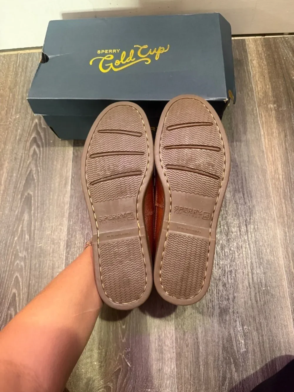 Sperry men’s Gold Cup Mako 2 Eye Boat shoe in brown • Sz 10.5